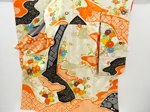 リサイクル　絞り菊・牡丹模様刺繍振袖(内袖付き)